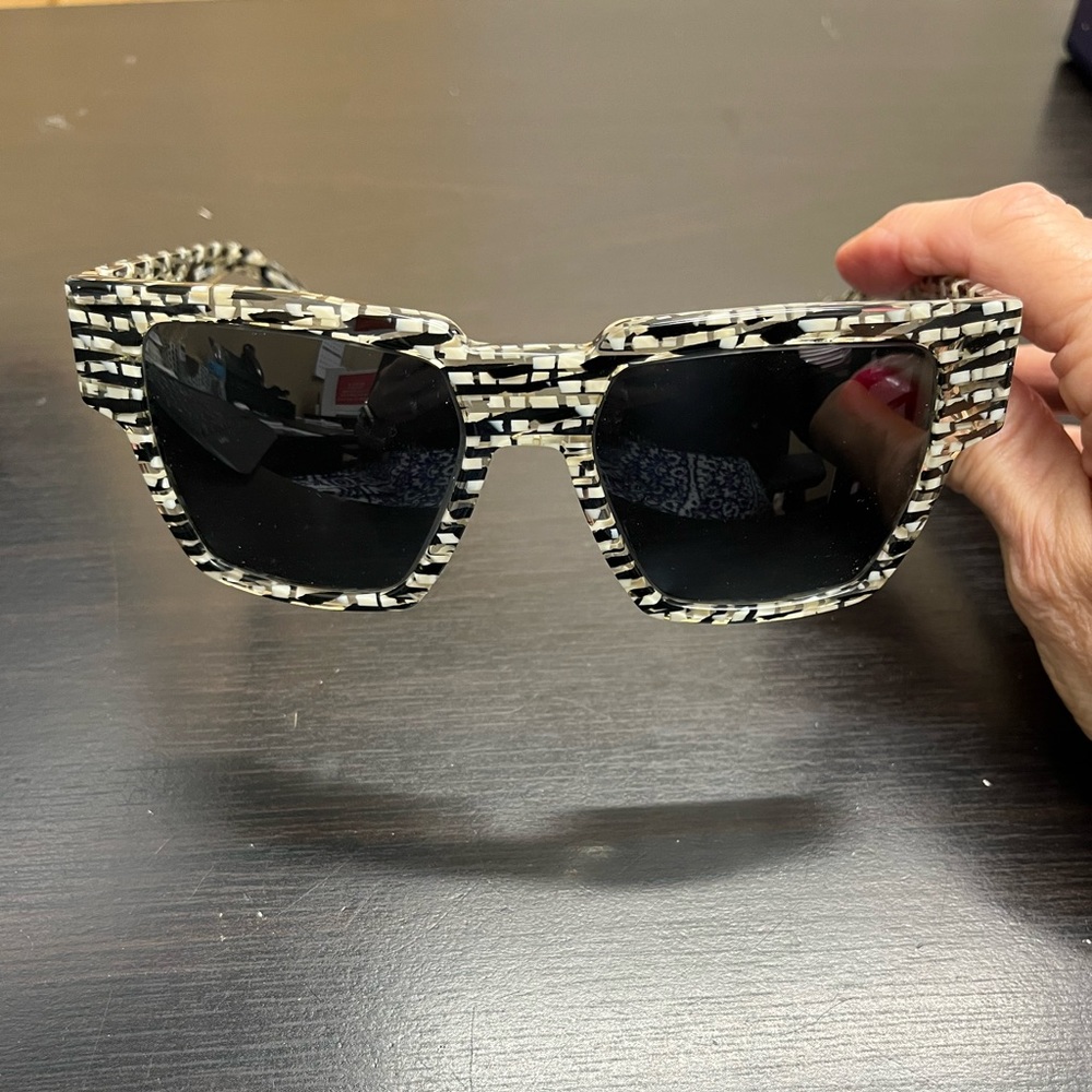 Gwen Stefani L.A.M.B Polarized Sunglasses (no Rx)